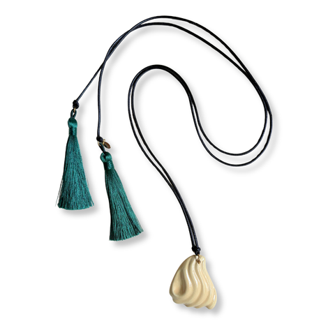 Olas necklace (off-white)