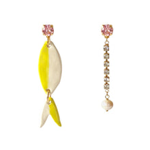 Load image into Gallery viewer, Boquete Earrings
